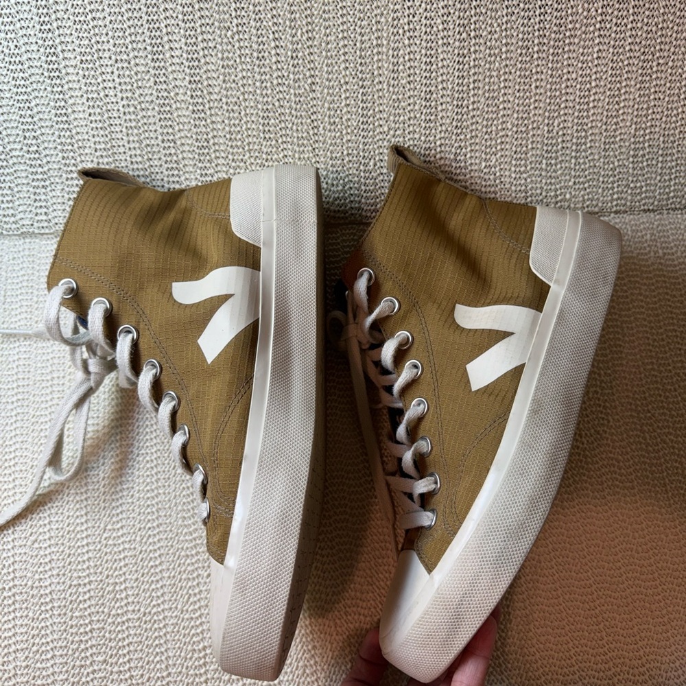 VEJA - Wata II RIPSTOP Tent Pierre  High Top Sneakers Size U S 9 Men’s